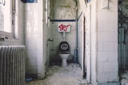 Picture of dirty toilet